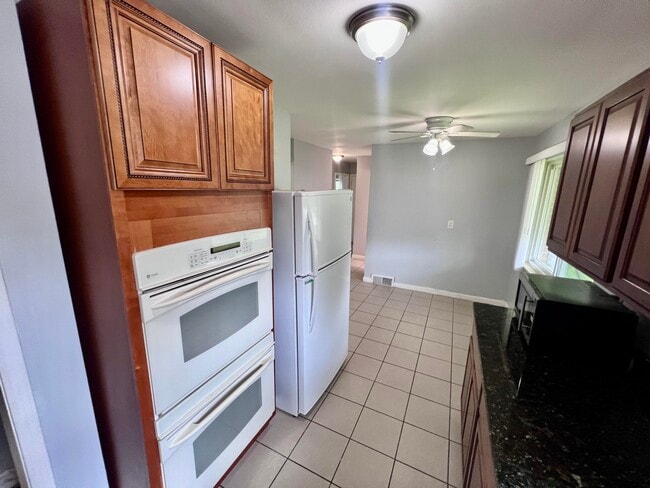 Building Photo - 2252 Winston Dr
