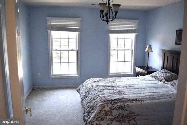 Building Photo - 6808 Old Chesterbrook Rd