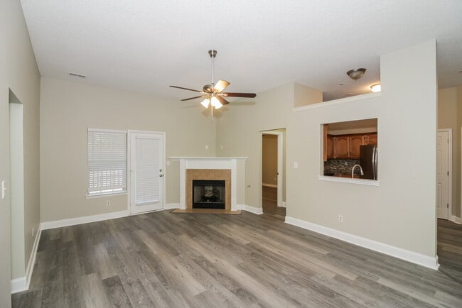 Building Photo - 8457 Regal Bend Dr