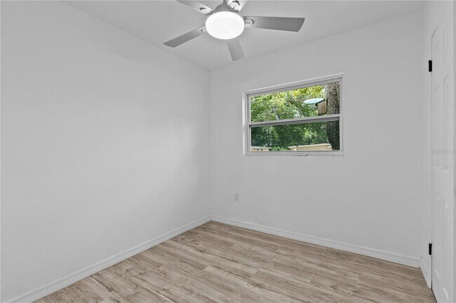 Building Photo - 1435 Eden Dr