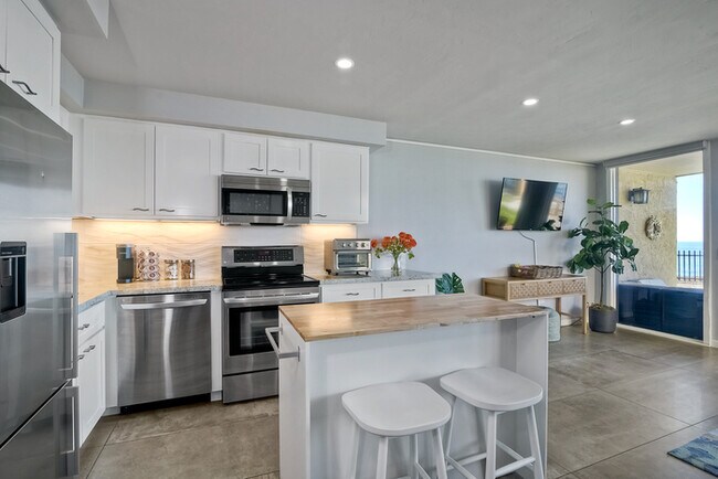 Building Photo - 190 Del Mar Shores Terrace