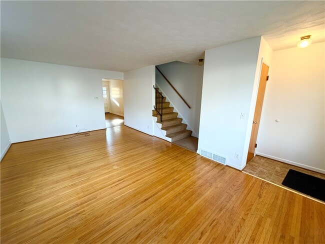 Building Photo - 214 Magnolia Ave