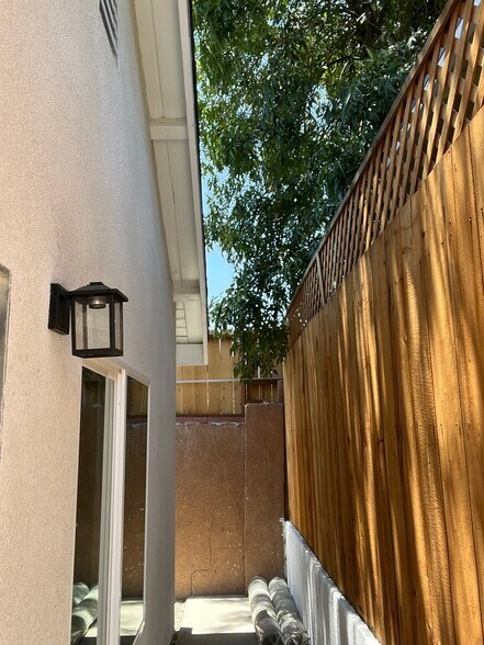 Building Photo - 17044 San Fernando Mission Blvd