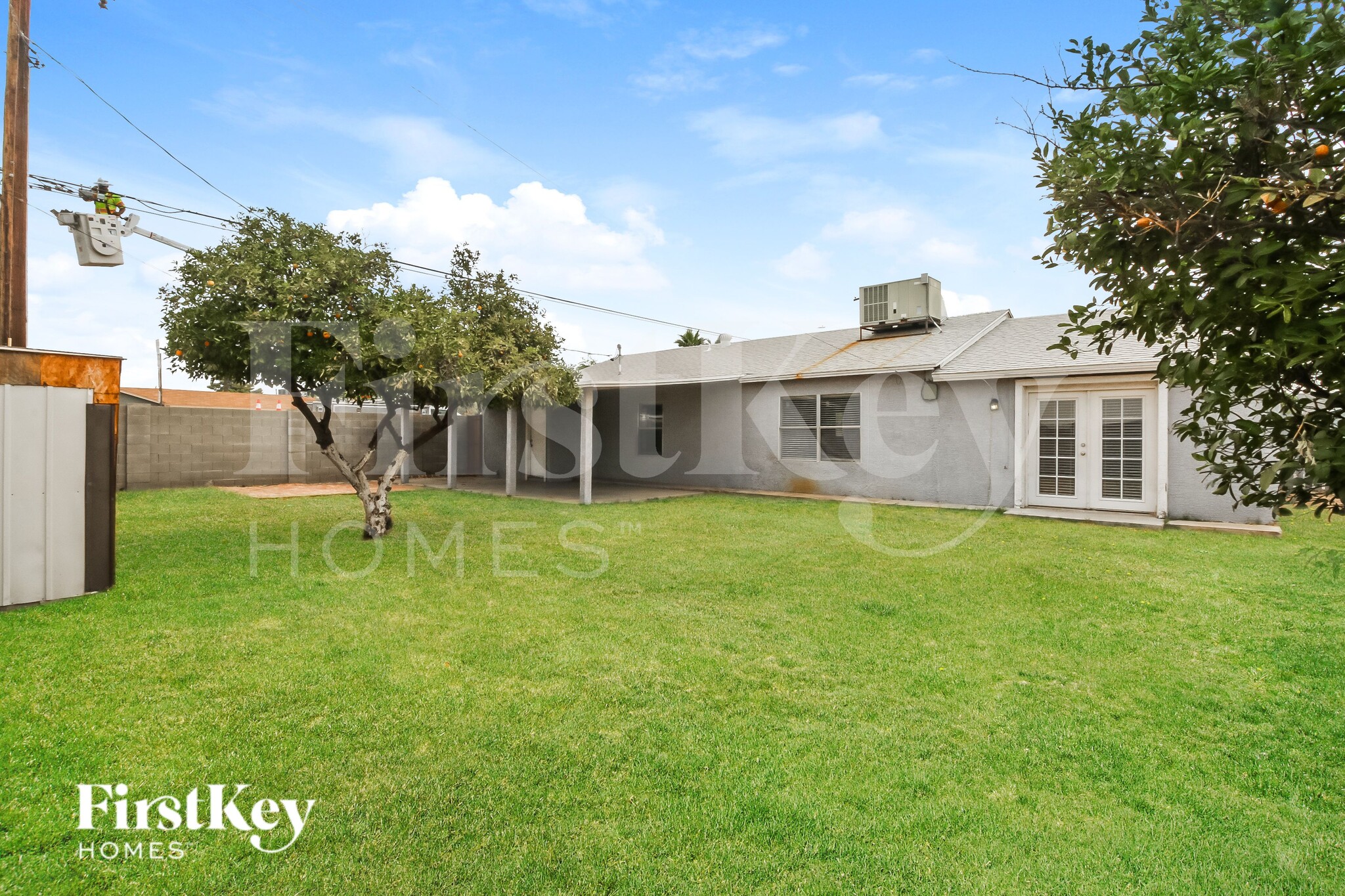 Building Photo - 3250 N 26th Pl