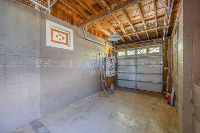 Building Photo - 1028 Canovia Ave