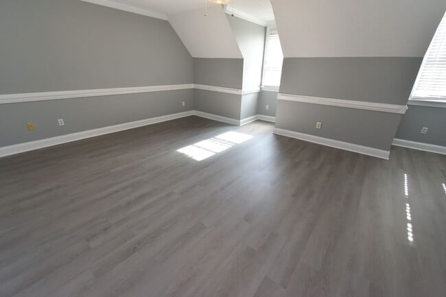 Building Photo - 3924 Hampton Dr