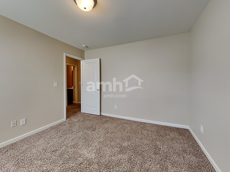 Building Photo - 5963 Odenton Ln