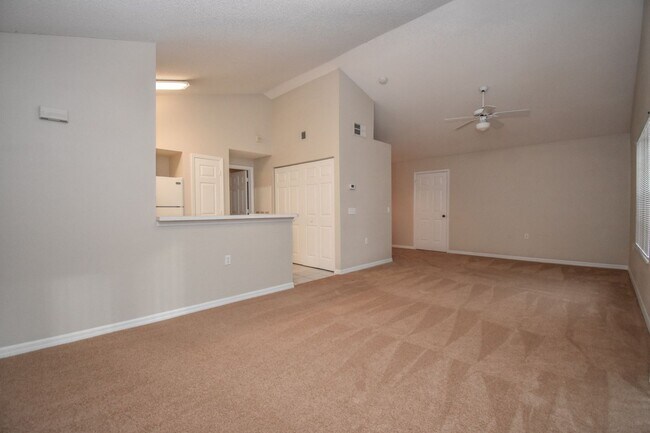 Building Photo - 10000 SW 52nd Ave