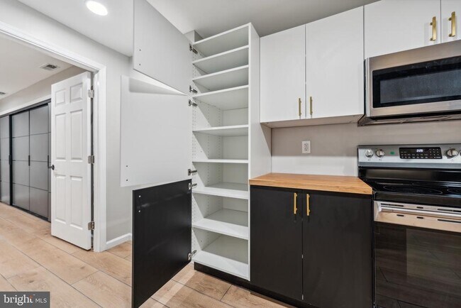 Building Photo - 7006 Friendship Rd