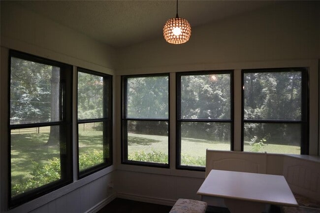 Building Photo - 153 Woodway Dr