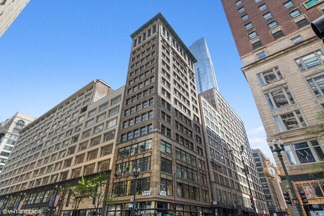 Primary Photo - 6 E Monroe St