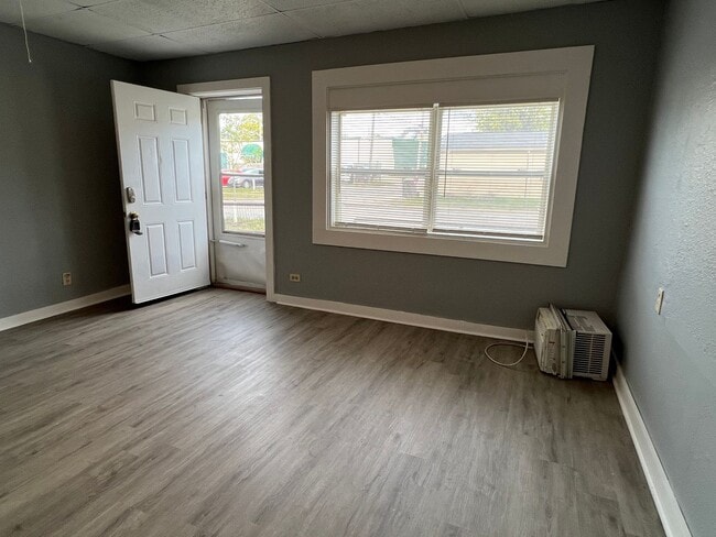 Building Photo - Fountain Square 2 Bed 1 Bath