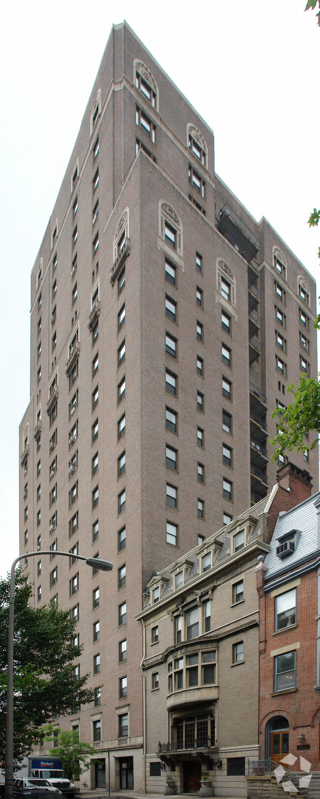 Building Photo - The Carlyle