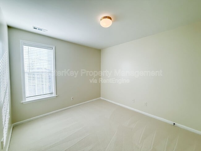 Building Photo - 804 Willowedge Ct