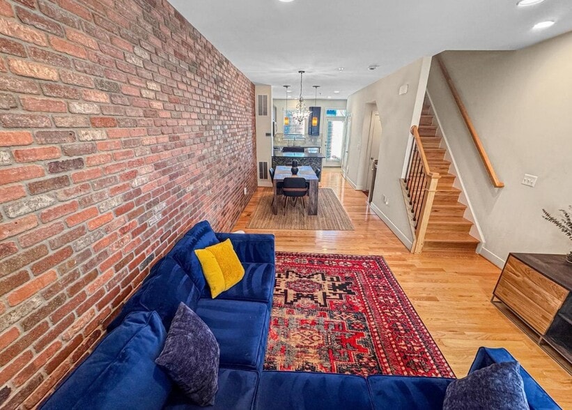 Building Photo - 5610 45th Ave