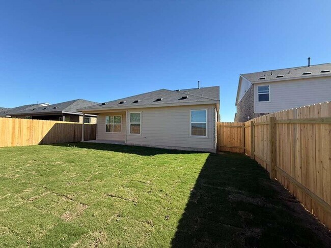 Building Photo - 569 Sormonne Lp