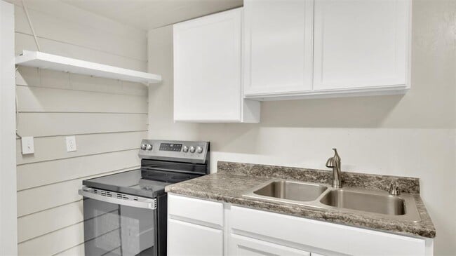 Building Photo - 4010 Speedway