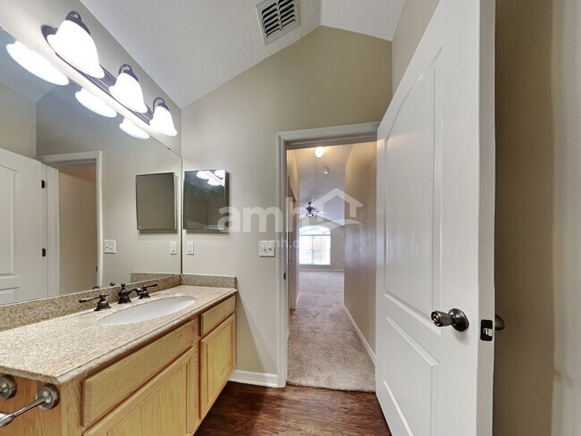 Building Photo - 3634 Meadowgreen Ln