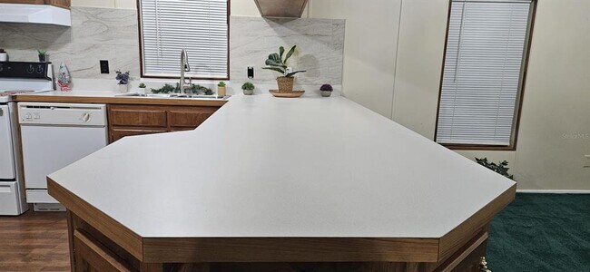 Building Photo - 3636 LAZY LAKE Dr S