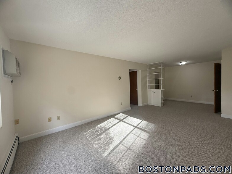 Building Photo - 11 Brattle St