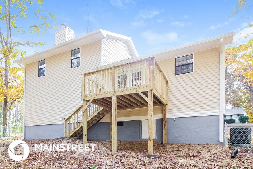 Building Photo - 2210 Davis Oaks Ct