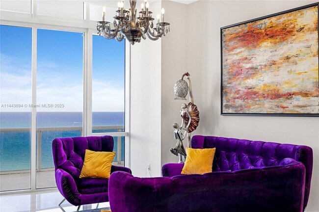 Building Photo - 15811 Collins Ave