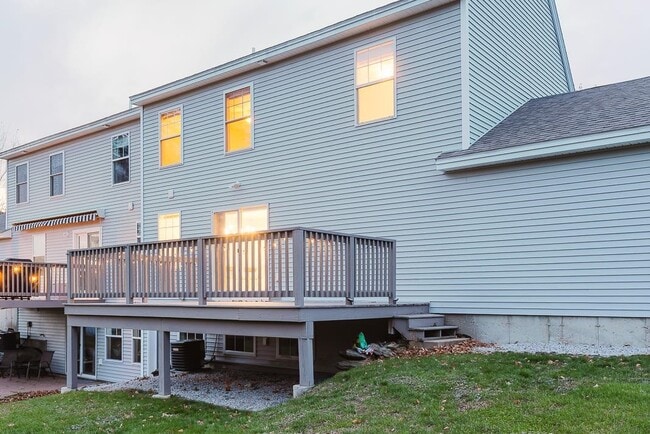 Building Photo - 213 Villager Rd