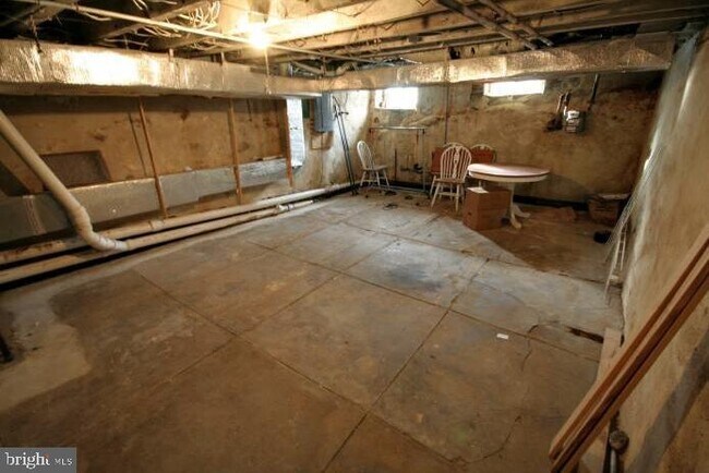 Building Photo - 219 Hermitage St