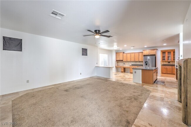 Building Photo - 10227 Sunset Gardens Dr