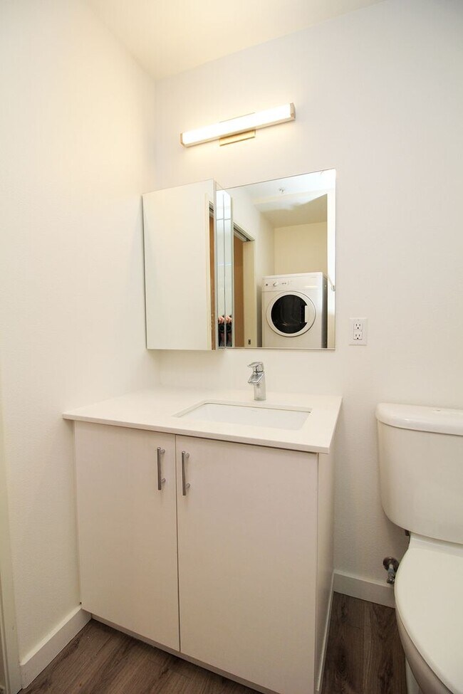 Building Photo - 2919 SE Division St