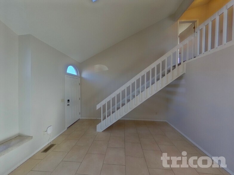 Building Photo - 8175 Camfield Cir