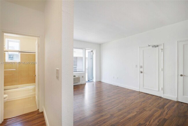 Building Photo - 320 80th St