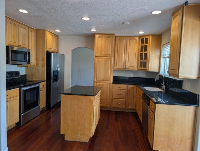 Building Photo - 1175 E Dry Creek Pl