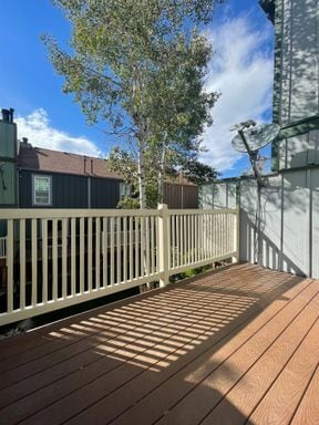 Building Photo - Beautiful 2-Bedroom Townhome in Aurora – Community POOL - Available NOW!