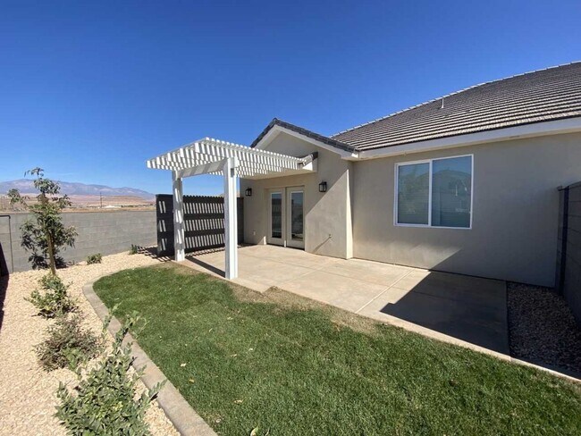 Building Photo - 619 Freedom Wy