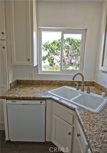 Building Photo - 1446 Manhattan Beach Blvd