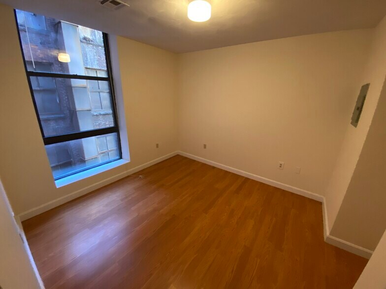 Building Photo - 68 Essex St