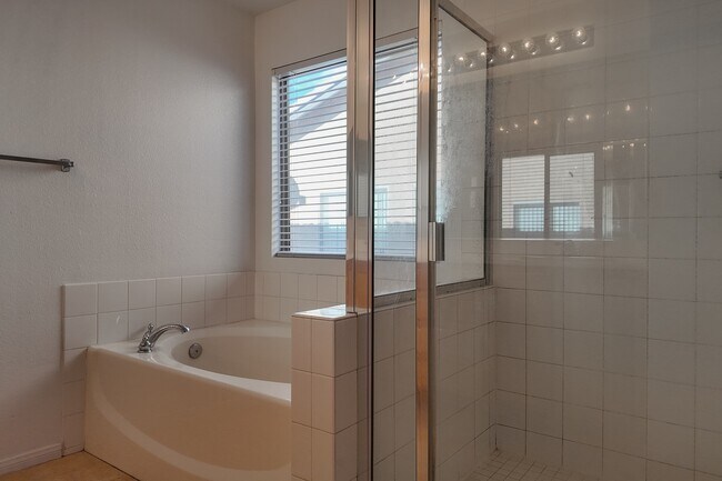 Building Photo - 9222 Cazador St