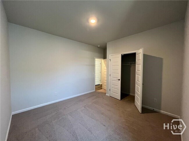Building Photo - 143 Holloway Hl