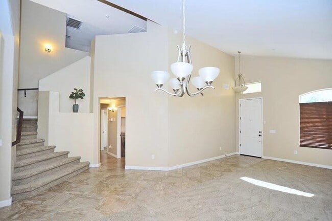 Building Photo - Amazing 2-Story Home