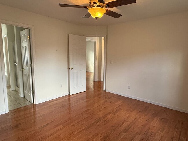 Building Photo - Beautiful Home behind ETSU and 5 minute drive to VAMC