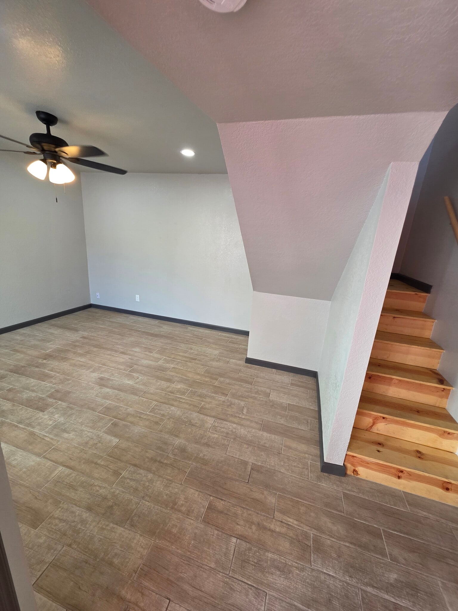 Building Photo - 1749 E Pepper Cir