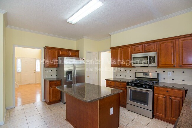 Building Photo - 11655 Crossington Rd