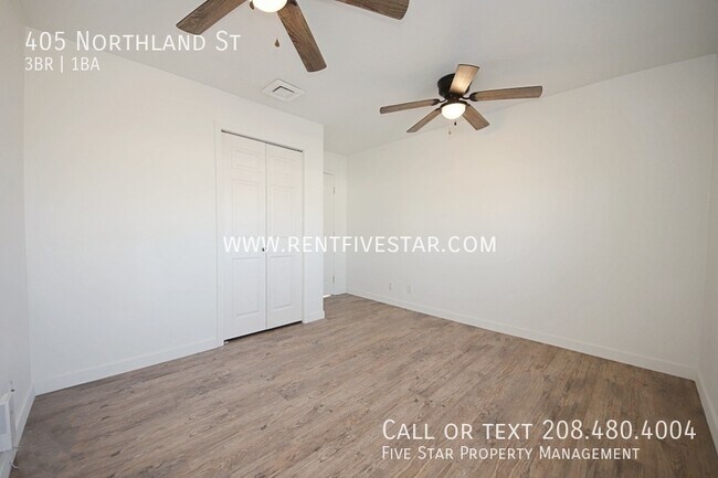 Building Photo - 405 Northland St