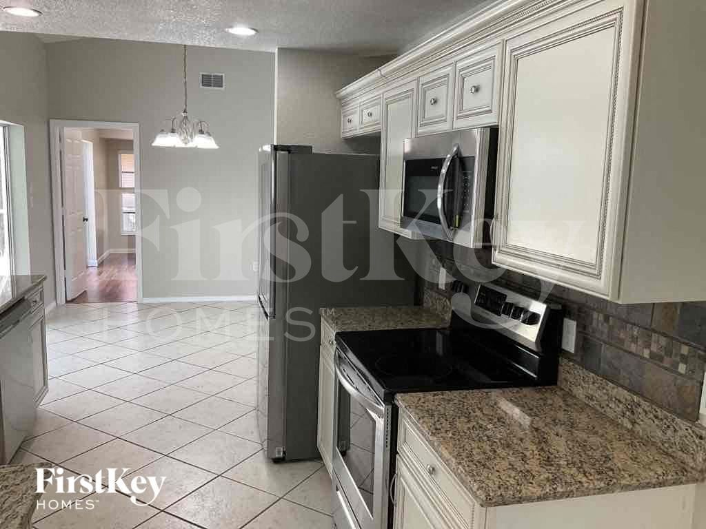 Building Photo - 820 Springview Ave NW