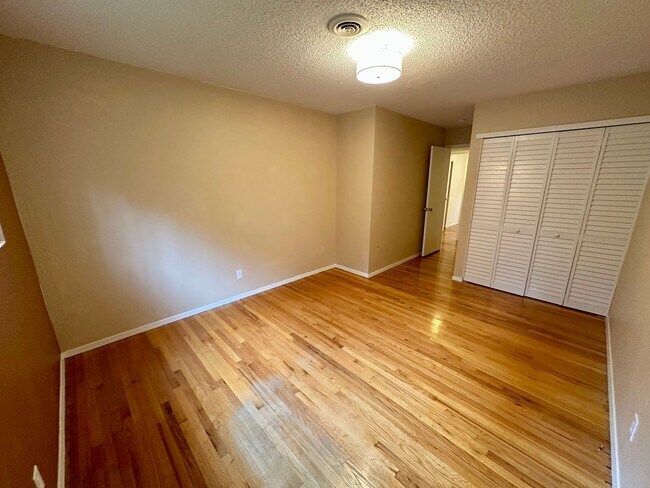 Building Photo - Spacious 4 Bedroom House on Banner Lava Cap Rd