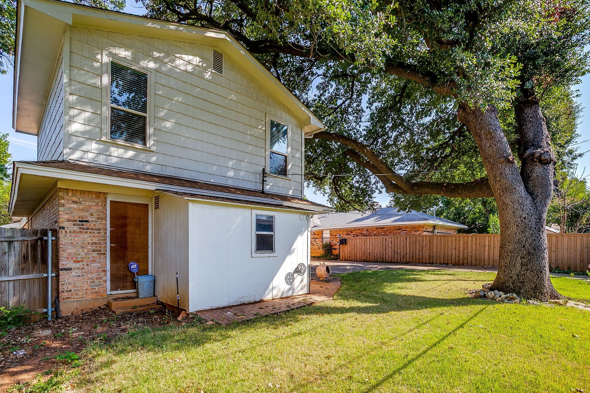 Building Photo - 1706 Larkspur Dr