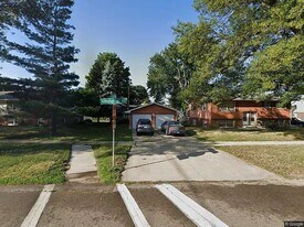 Building Photo - 1910 Valleyhigh Dr NW