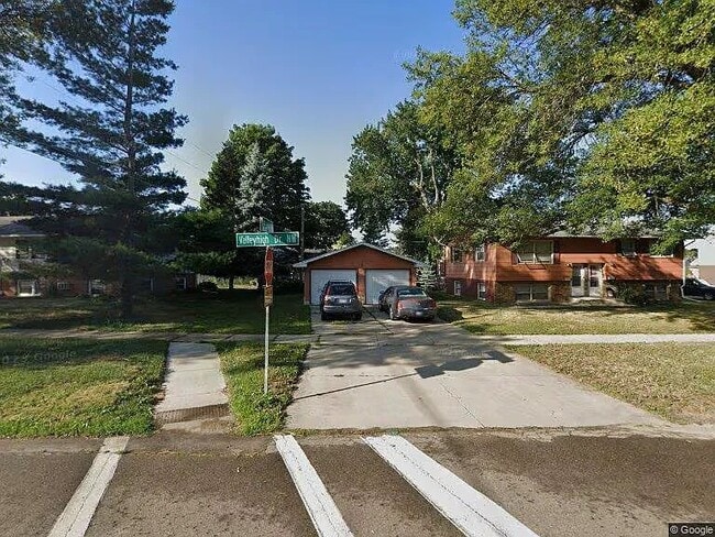 Building Photo - 1910 Valleyhigh Dr NW