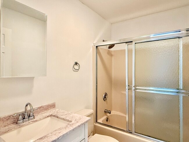 Building Photo - 9 Concorde Way